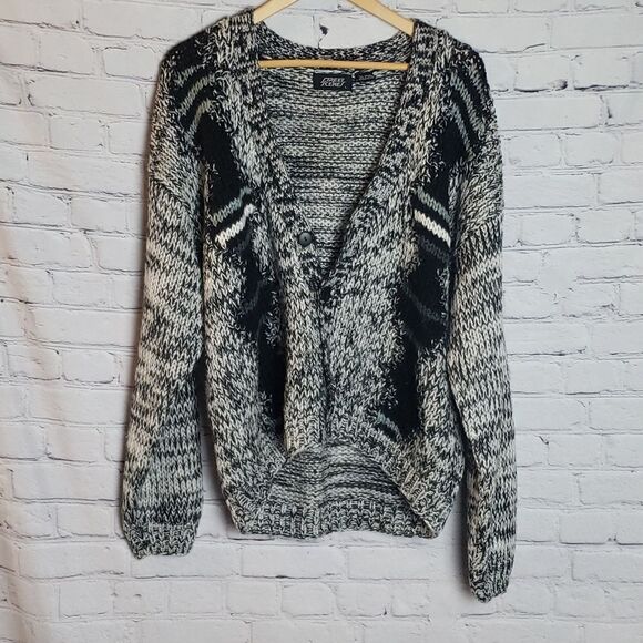 Vintage Street Scenes Sweater - Picture 1 of 5